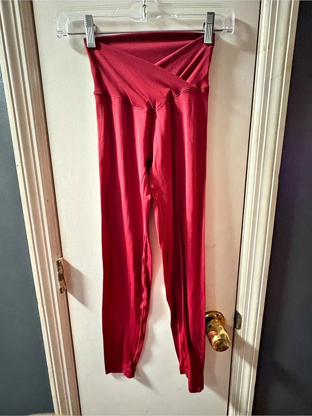 Offline by aerie Red Crossover Waist Leggings Size XS (4/5) Like New